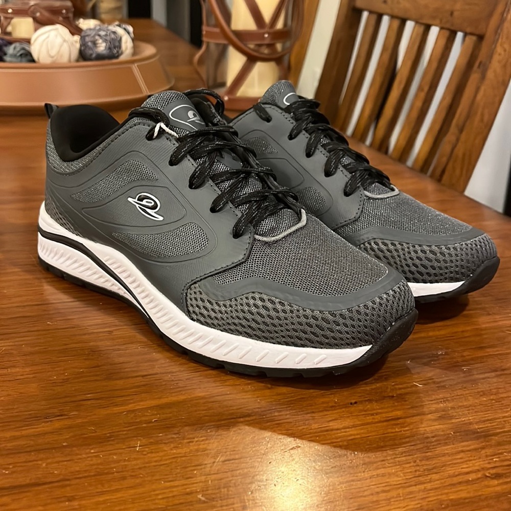 Easy Spirit Hugs SEHugs Medium Gray Shoes Sneakers new Women’s Size 9.5